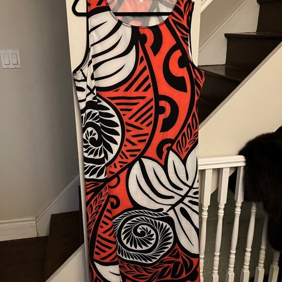 Polynesian Style Maxi Dress Plus Sized - Picture 2 of 5